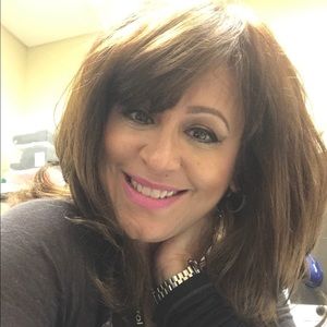 Meet your Posher, Evy